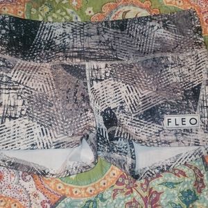 Fleo 3.25 contour shorts